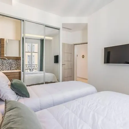 Apartment Wow View! 2br Facing Old Port 4th Floor Olam Cannes
