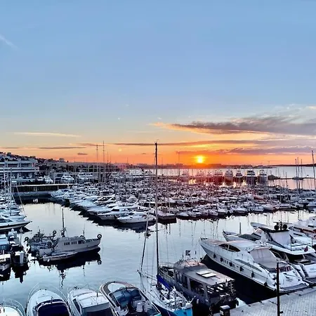 Apartment Wow View! 2br Facing Old Port 4th Floor Olam